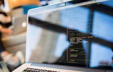 כשהטכנולוגיה פוגשת סקרנות: מסלולי לימוד שמפתחים חשיבה רחבה ומובילים לקריירות מגוונות