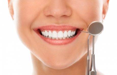 מהן המיומנויות והתכונות החשובות לקריירה ברפואת שיניים?